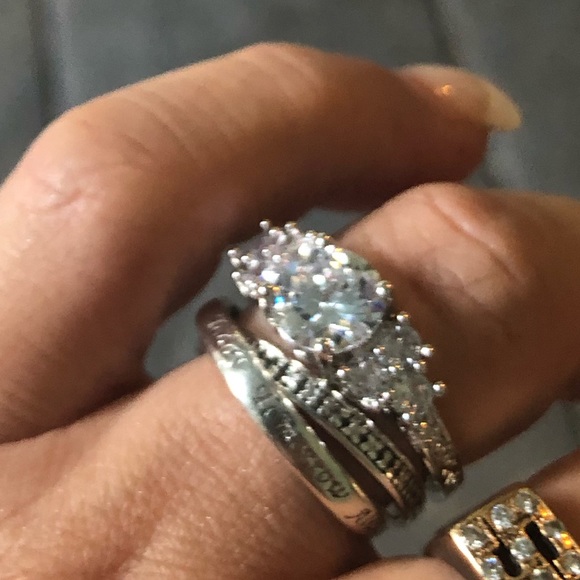 Gorgeous, 18Ct GF Sterling Silver Pln 6.2Ct Diam - Picture 7 of 7